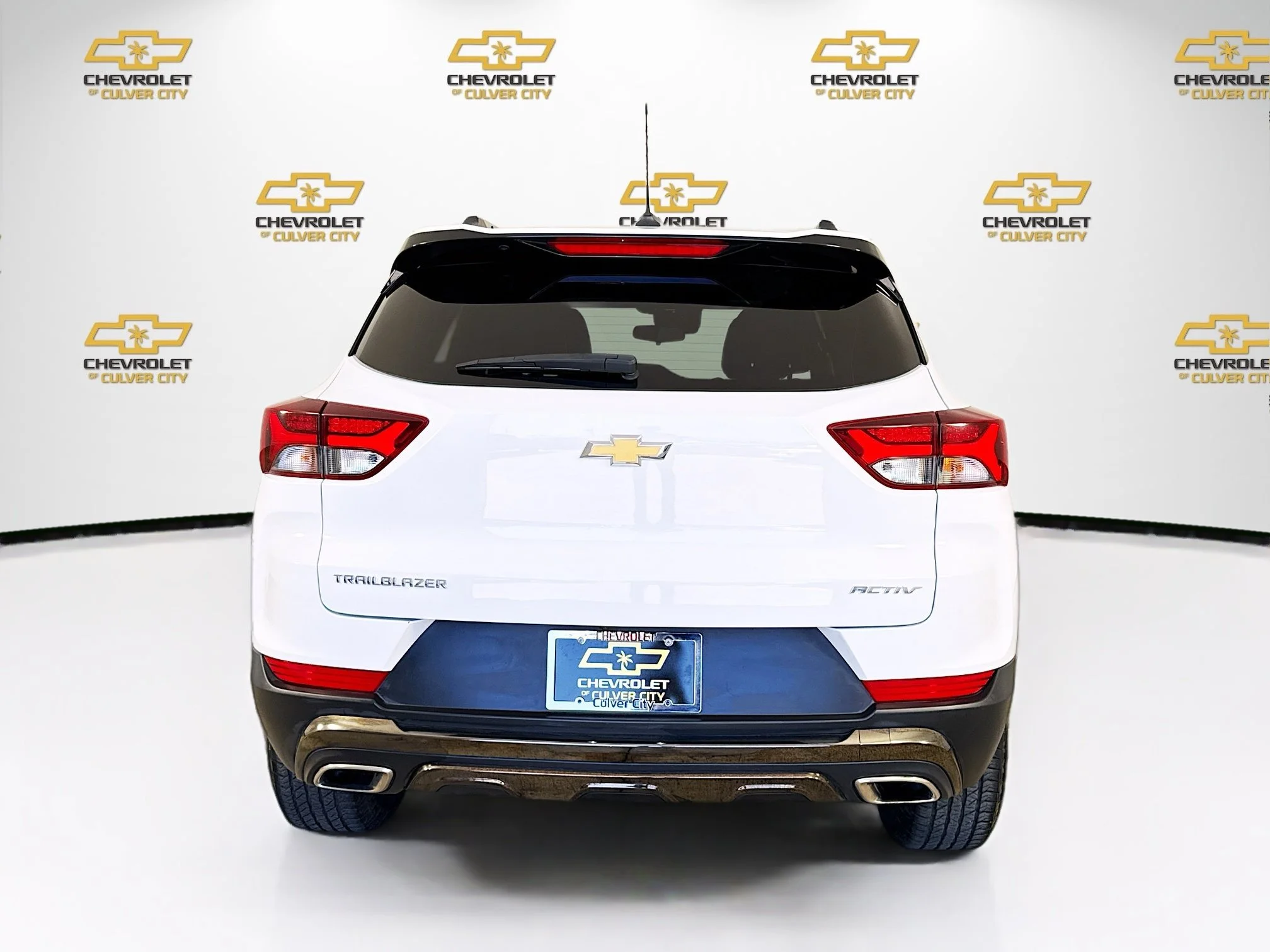 Used 2023 Summit White Chevrolet ACTIV image 7