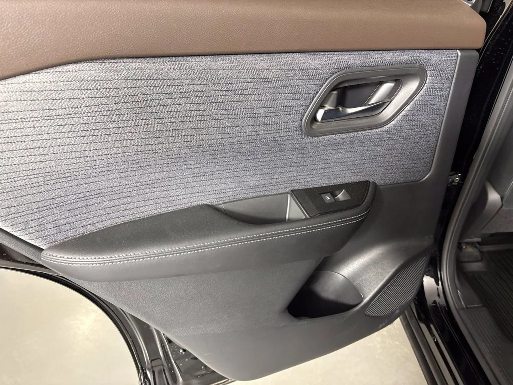 Used 2023 Black Nissan SV image 22