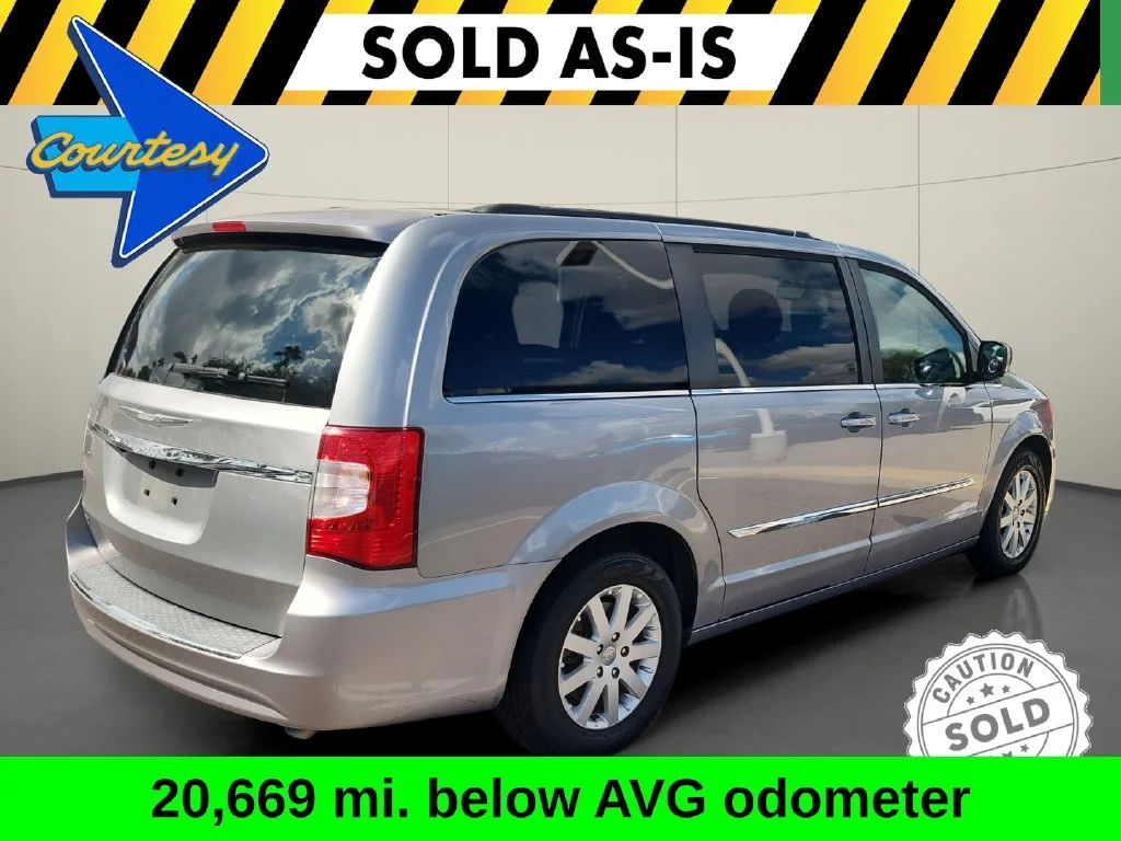 Used 2014 Silver Chrysler Touring image 7