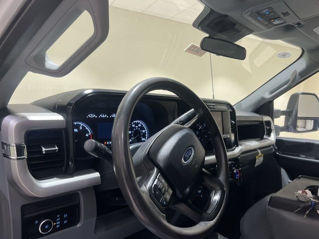 Used 2025 White Ford XL image 9