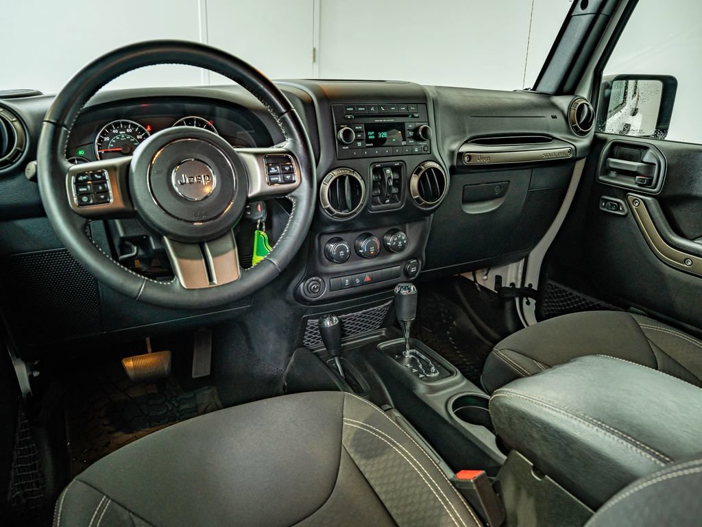 Used 2018 Bright White Clearcoat Jeep Unlimited Sport image 28