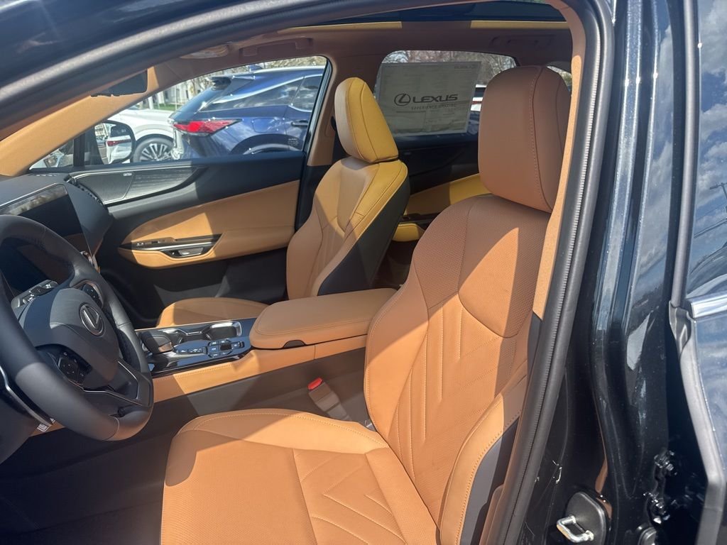 2026 Lexus NX 450h+ Luxury - Photo 6