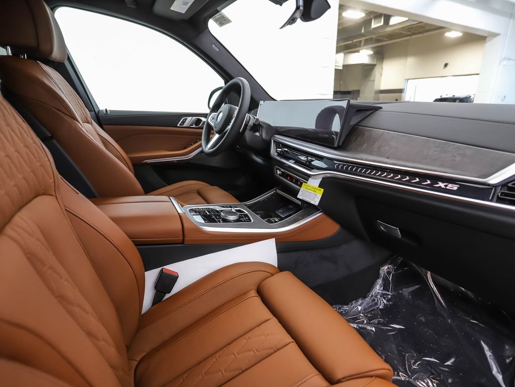 New 2026 Black Sapphire Metallic BMW xDrive40i image 30
