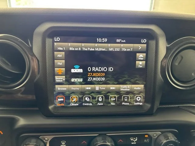 Used 2022 Black Jeep Altitude image 15
