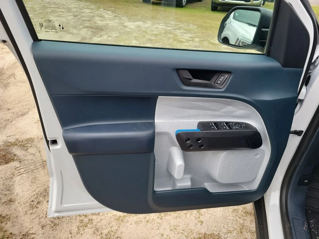 New 2026 Oxford White Ford XLT image 6