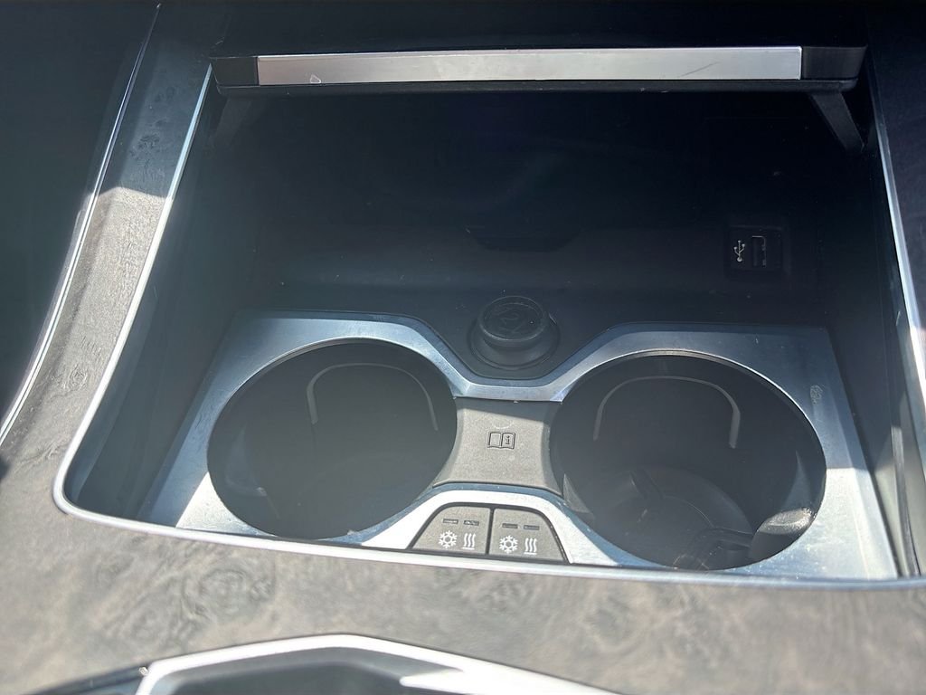 Used 2023 White BMW xDrive40i image 34