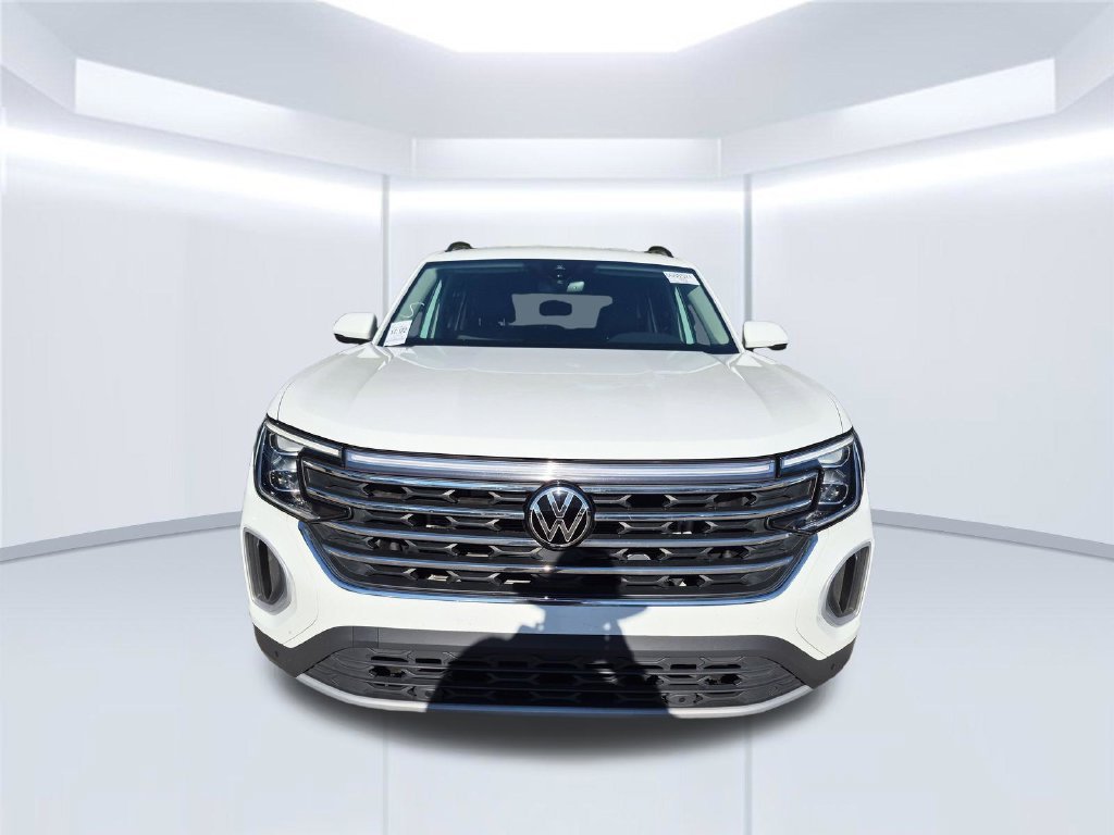 Used 2025 White Volkswagen 2.0T SE w/Technology image 5