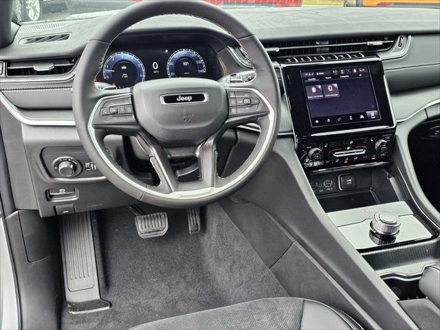 New 2025 Silver Zynith Exterior Paint Jeep Altitude X image 32