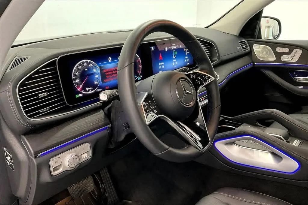 Certified Used 2026  Mercedes-Benz GLS 450 image 17