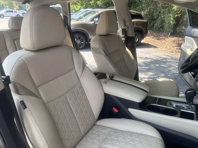 Used 2022 Gray Nissan Platinum image 10