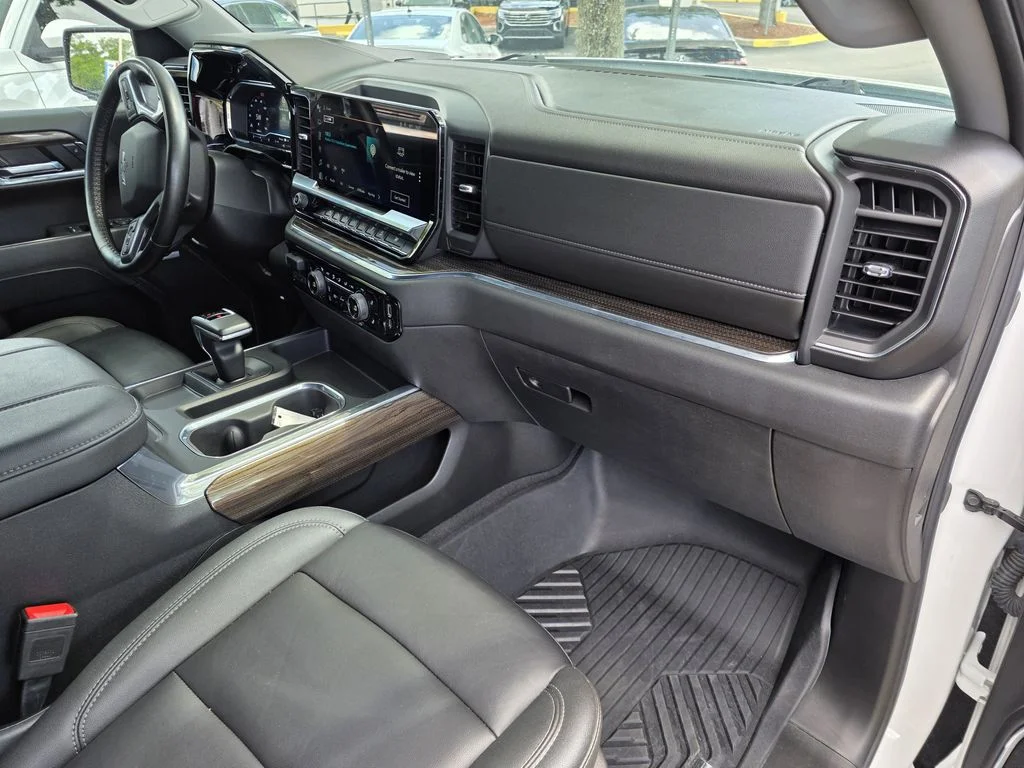 Used 2024 White Chevrolet RST image 9