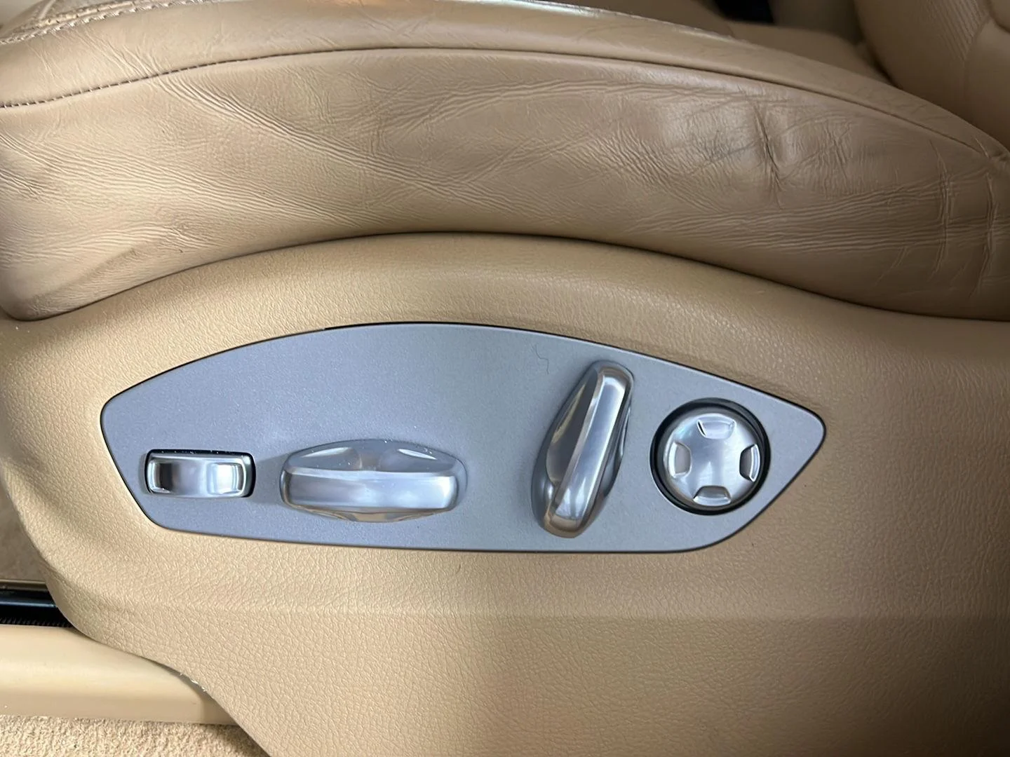 Used 2016  Porsche S image 6
