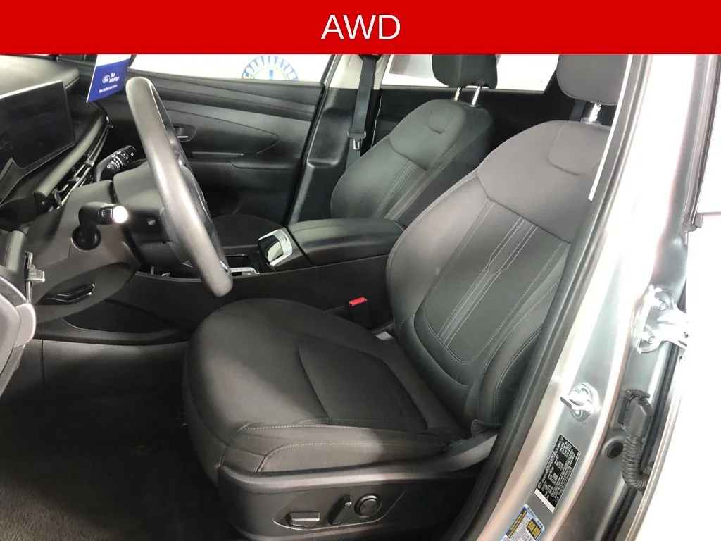 Used 2025 Silver Hyundai SEL image 11