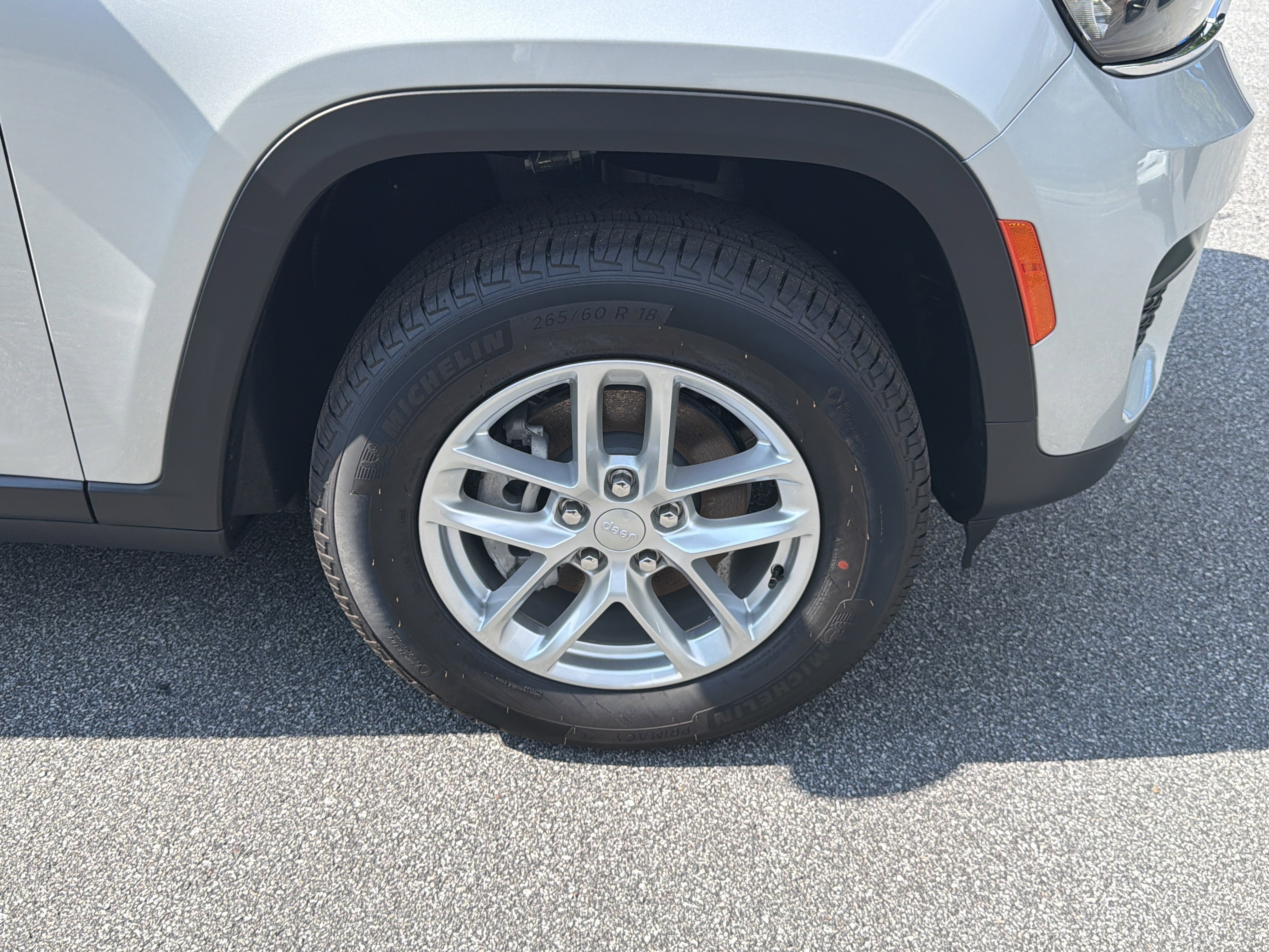 New 2026 Silver Zynith Jeep Laredo image 14