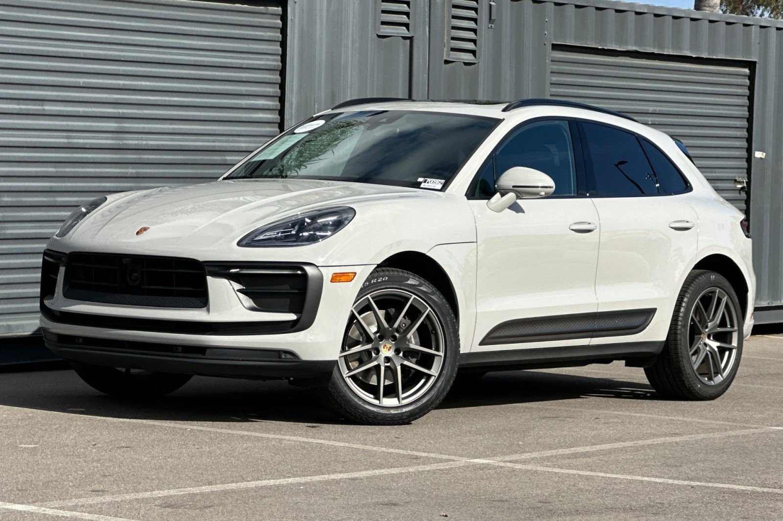 2023 Porsche Macan Base
