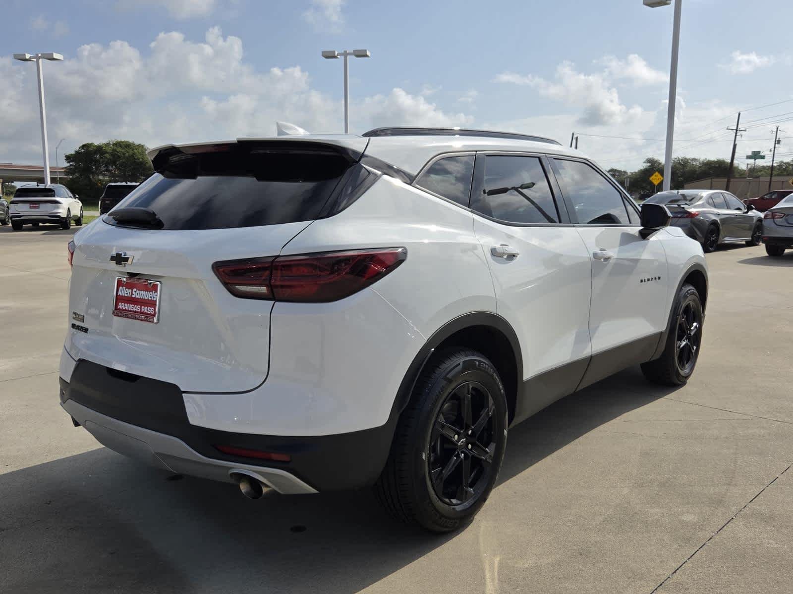 Used 2023 Summit White Chevrolet LT image 5