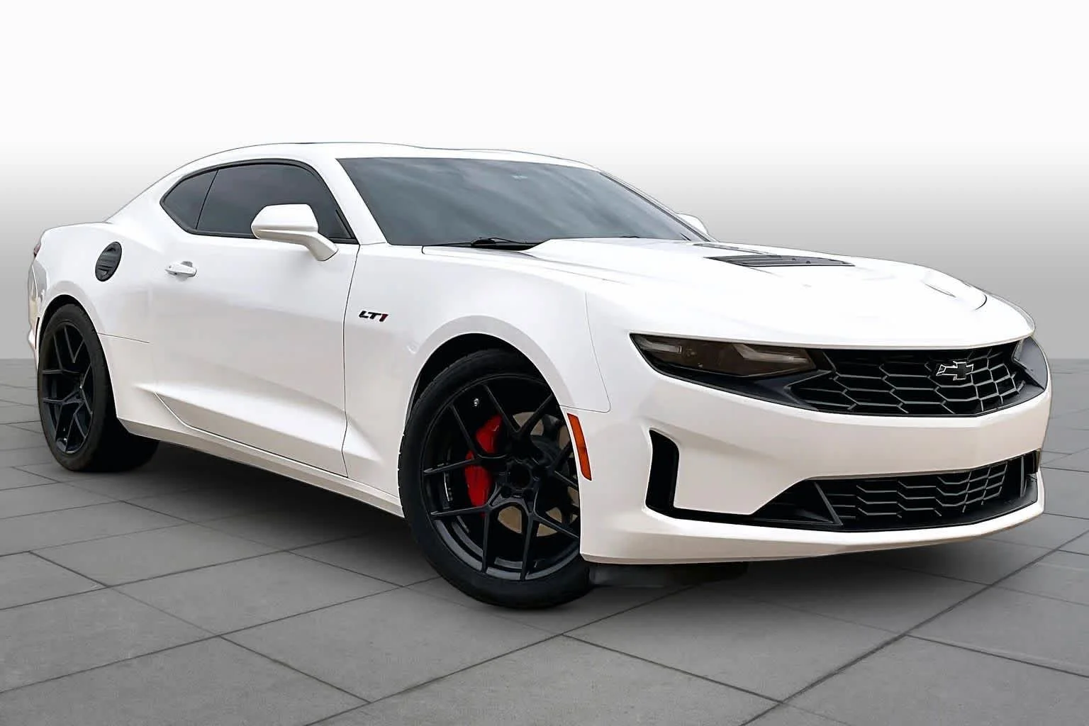 Used 2023 Summit White Chevrolet LT1 image 3