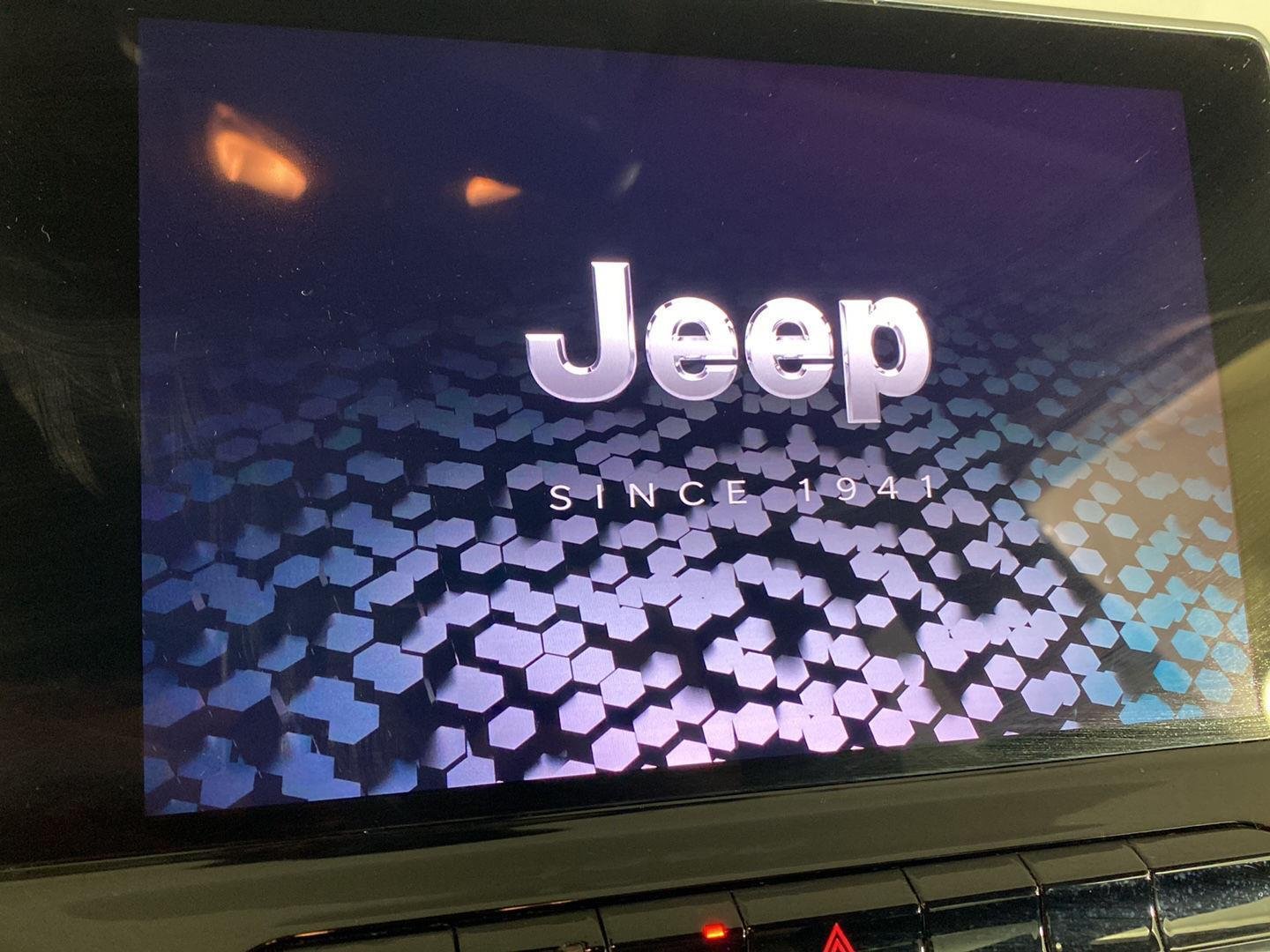 Used 2022 Billet Silver Metallic Clearcoat Jeep Trailhawk image 3