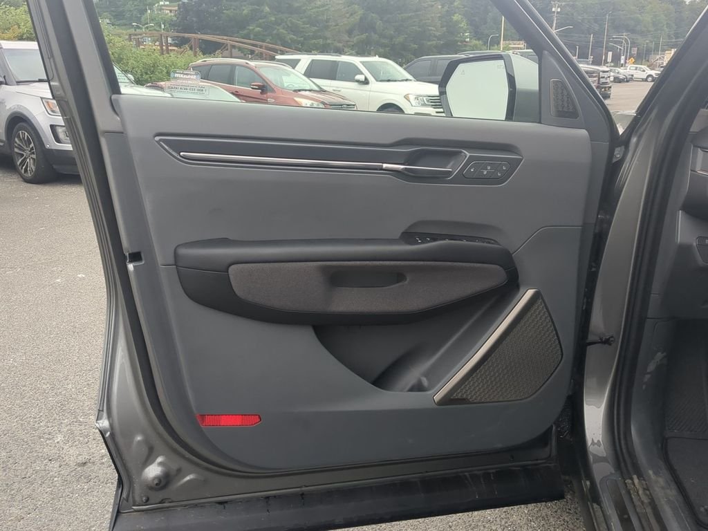 Used 2024 Pebble Gray Kia Land image 13