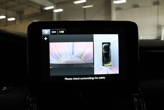 Used 2019 White Lincoln Reserve image 4