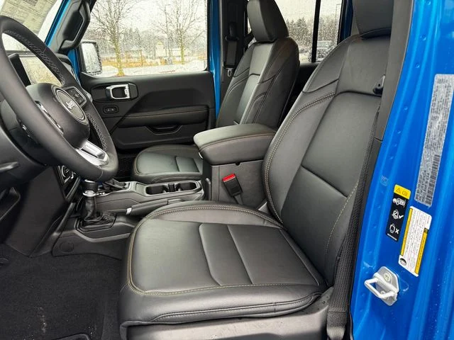 New 2026 Hydro Blue Pearl-Coat Exterior Paint Jeep Sahara image 21