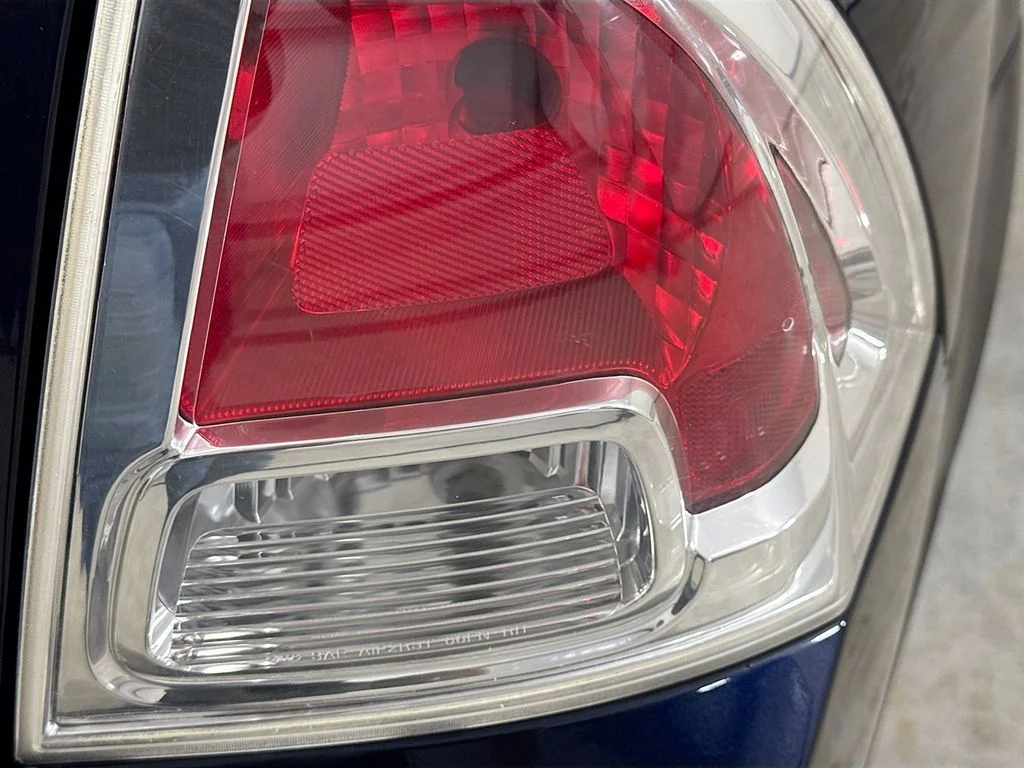 Used 2009 Blue Ford SEL image 28