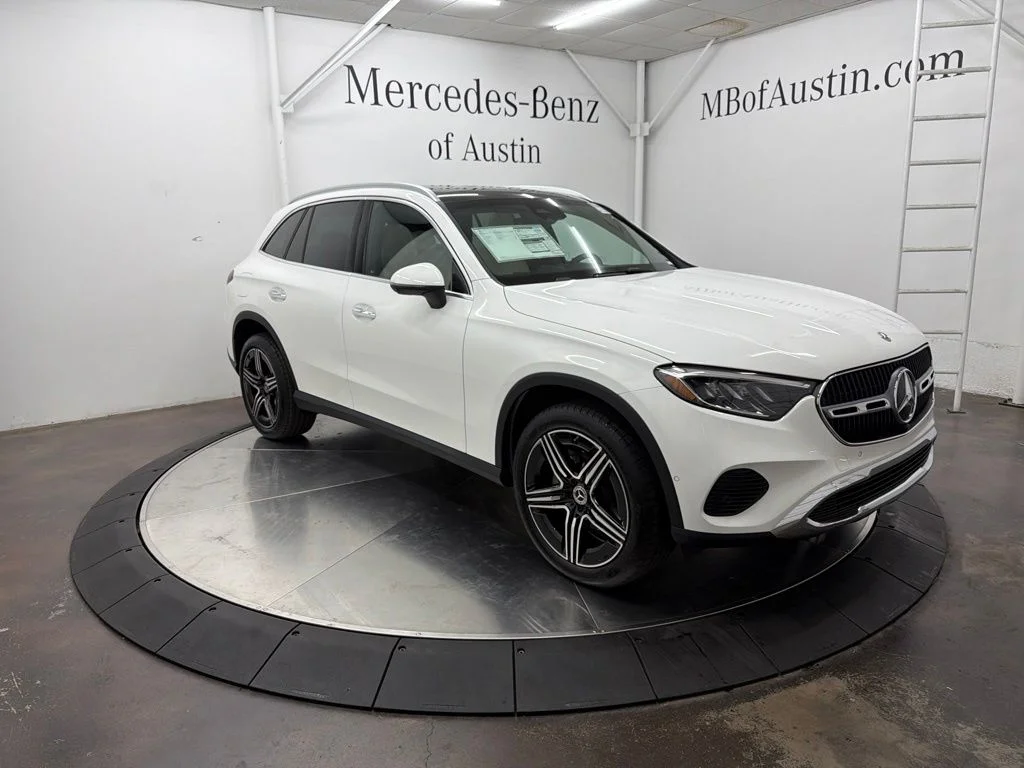 New 2027 White Mercedes-Benz GLC 300 image 2