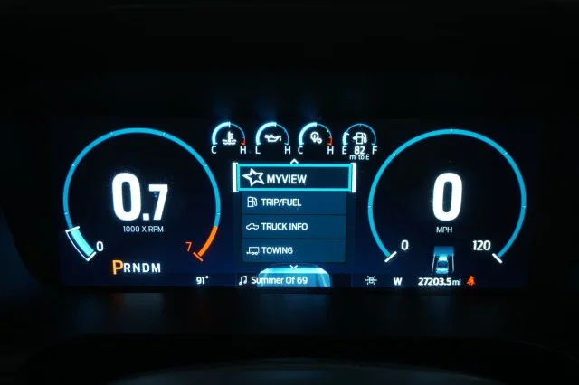 Used 2023 WHITE Ford Platinum image 32