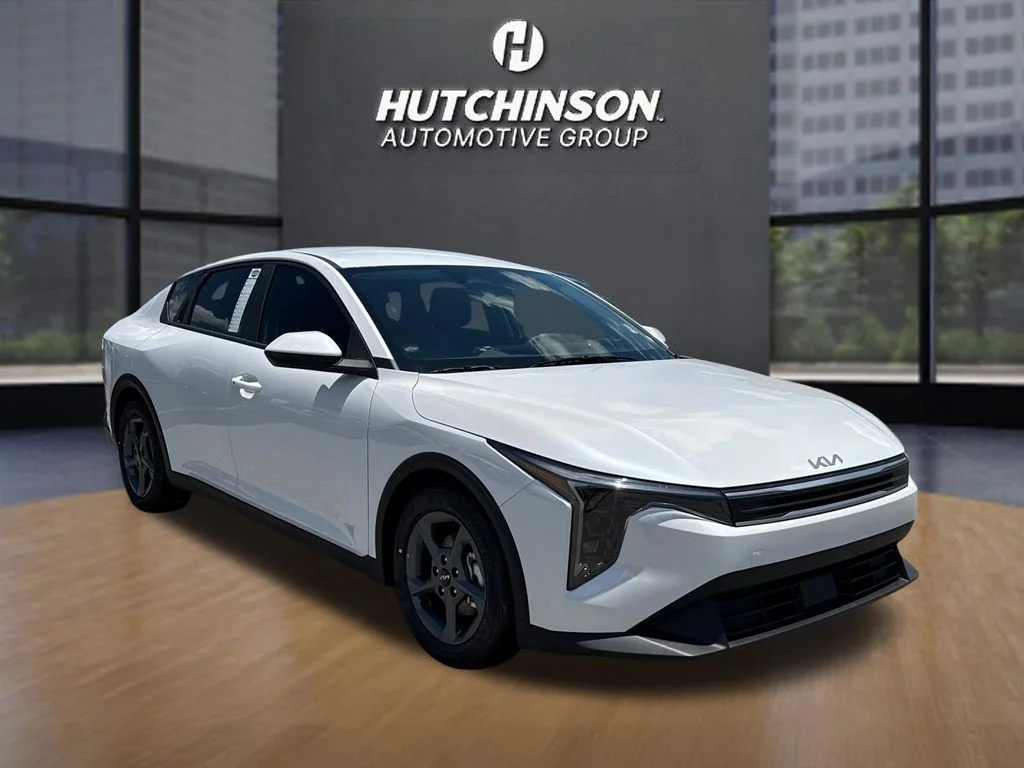 New 2026 Snow White Pearl Kia LXS image 1