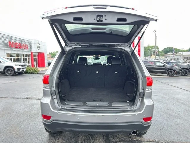 Used 2018 Billet Silver Metallic Jeep Limited image 11