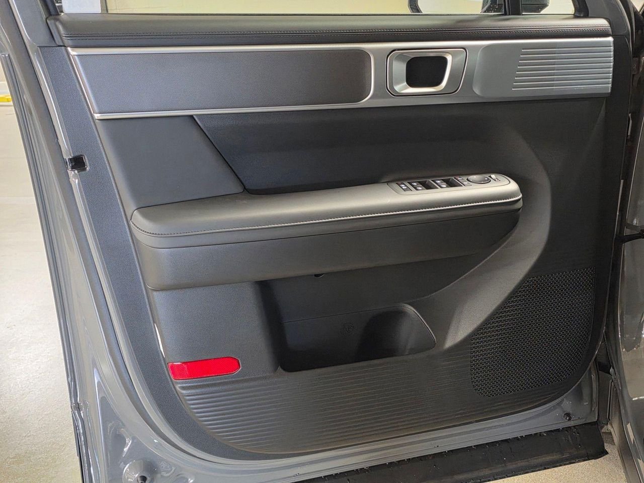 New 2026 Hampton Gray Hyundai SEL FWD image 20