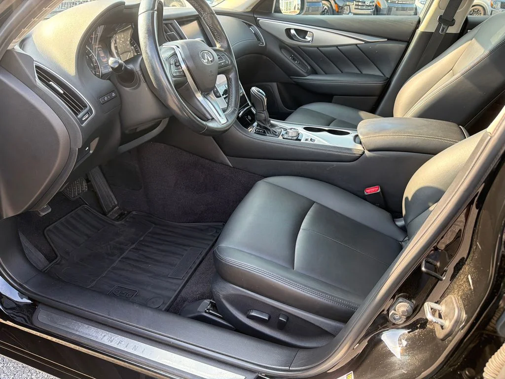 Used 2020 Black INFINITI 3.0t LUXE image 9
