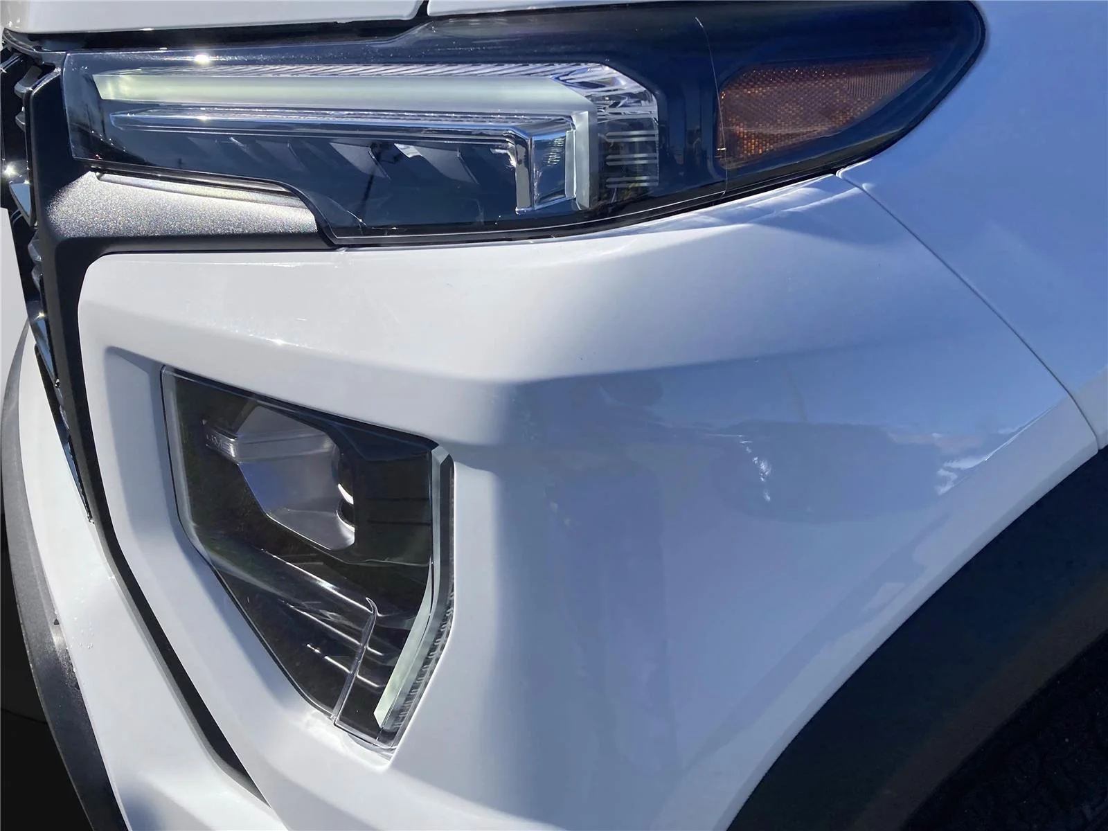 New 2026 Summit White GMC Elevation image 10