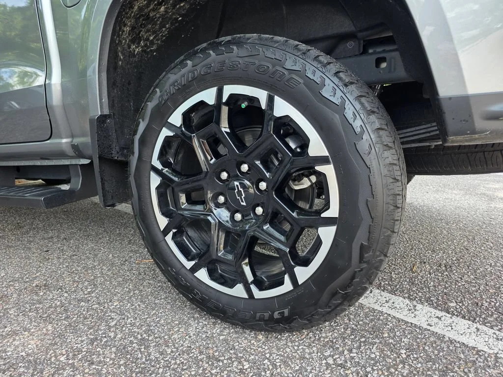 Used 2026 Sterling Gray Metallic Chevrolet Z71 image 34