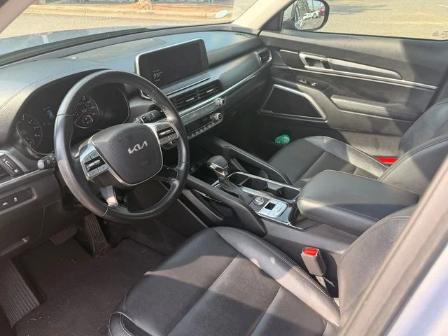 Certified Used 2022 Silver Kia LX image 8