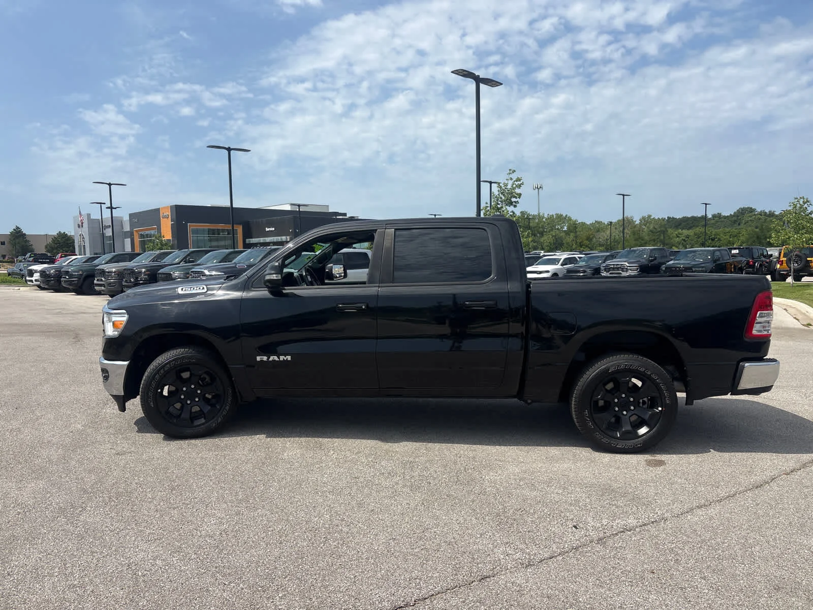 Used 2022 Diamond Black Crystal Pearlcoat Ram Big Horn image 6