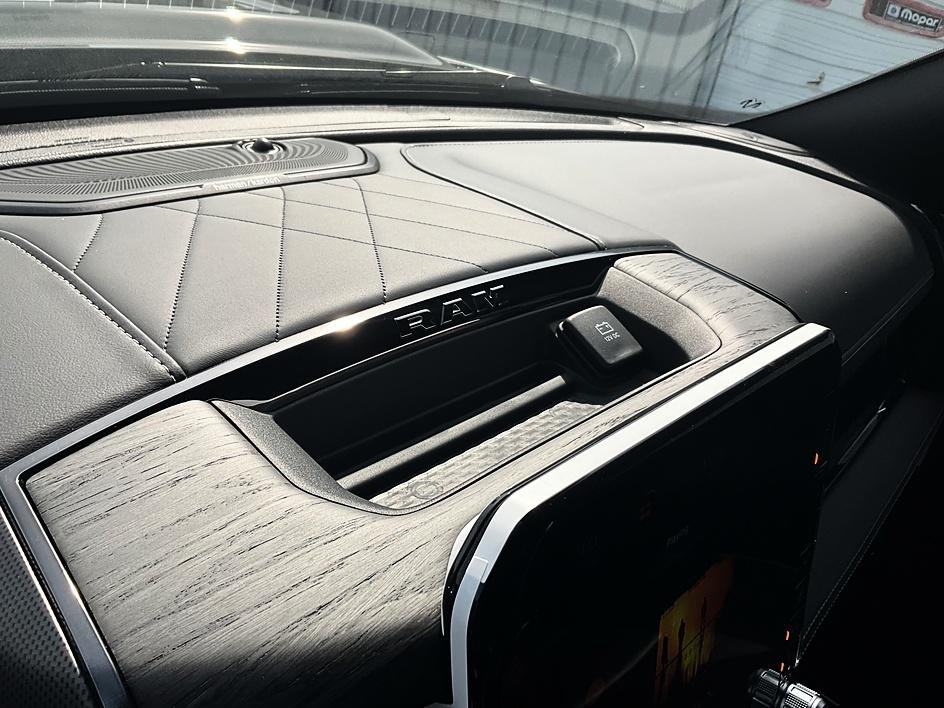 New 2027 Ceramic Gray Clear-Coat Exterior Paint RAM Limited image 21