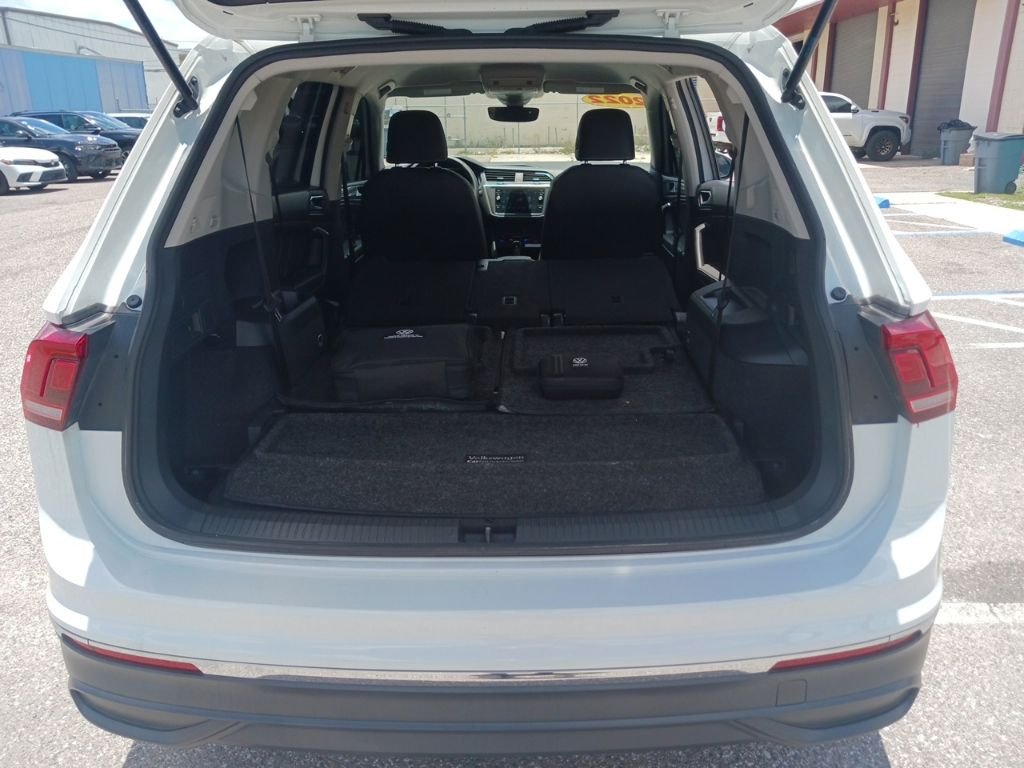 2022 Volkswagen Tiguan SE - Photo 22