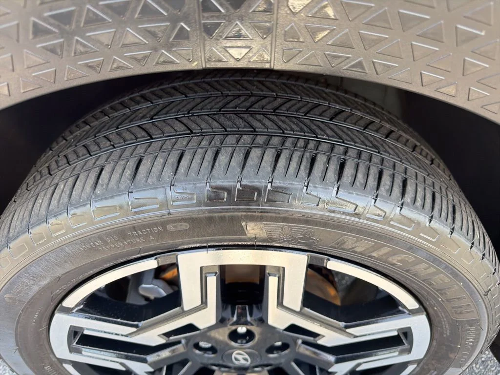 Used 2025 Sage Gray Hyundai Limited image 10