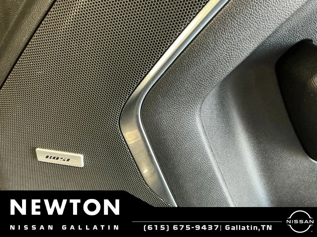 Used 2021 Onyx Black GMC SLT image 31
