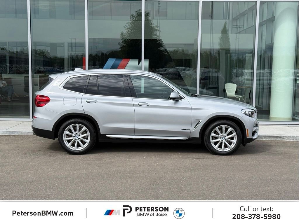 Used 2019 Silver BMW xDrive30i image 6