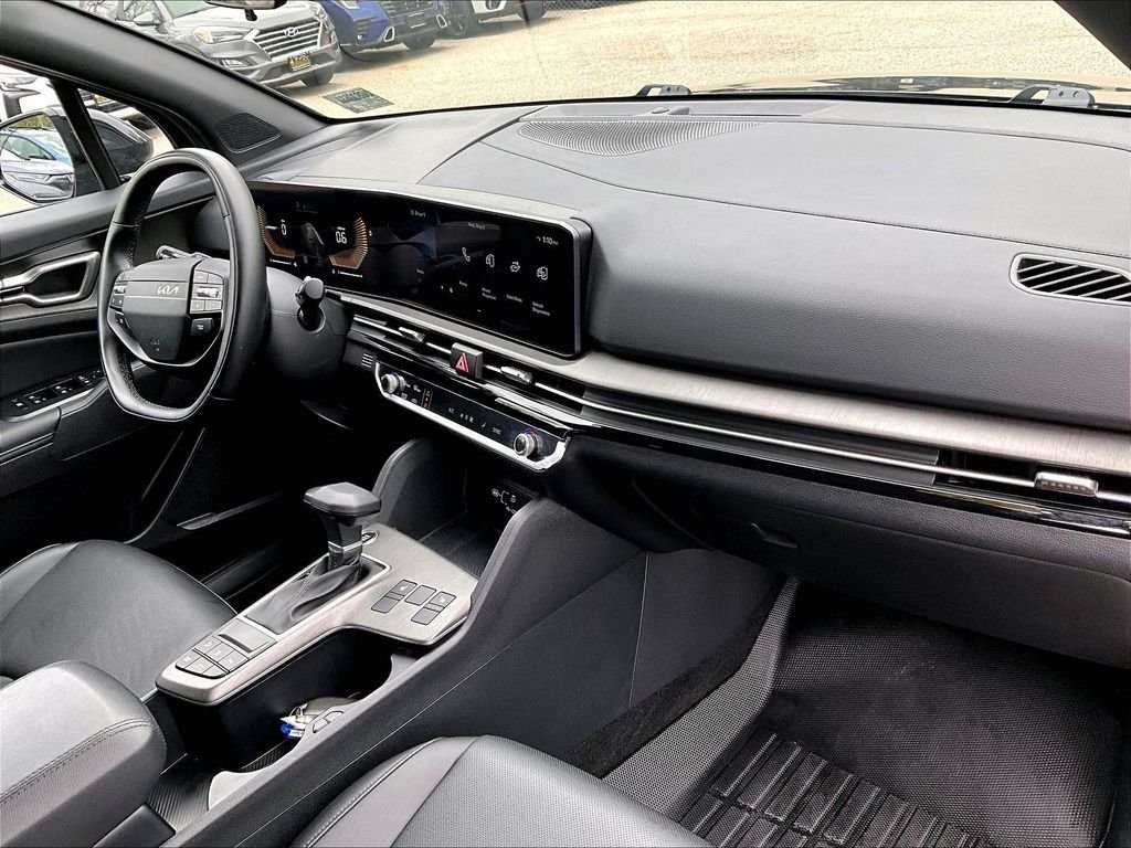 Used 2026 Black Kia X-Line image 14
