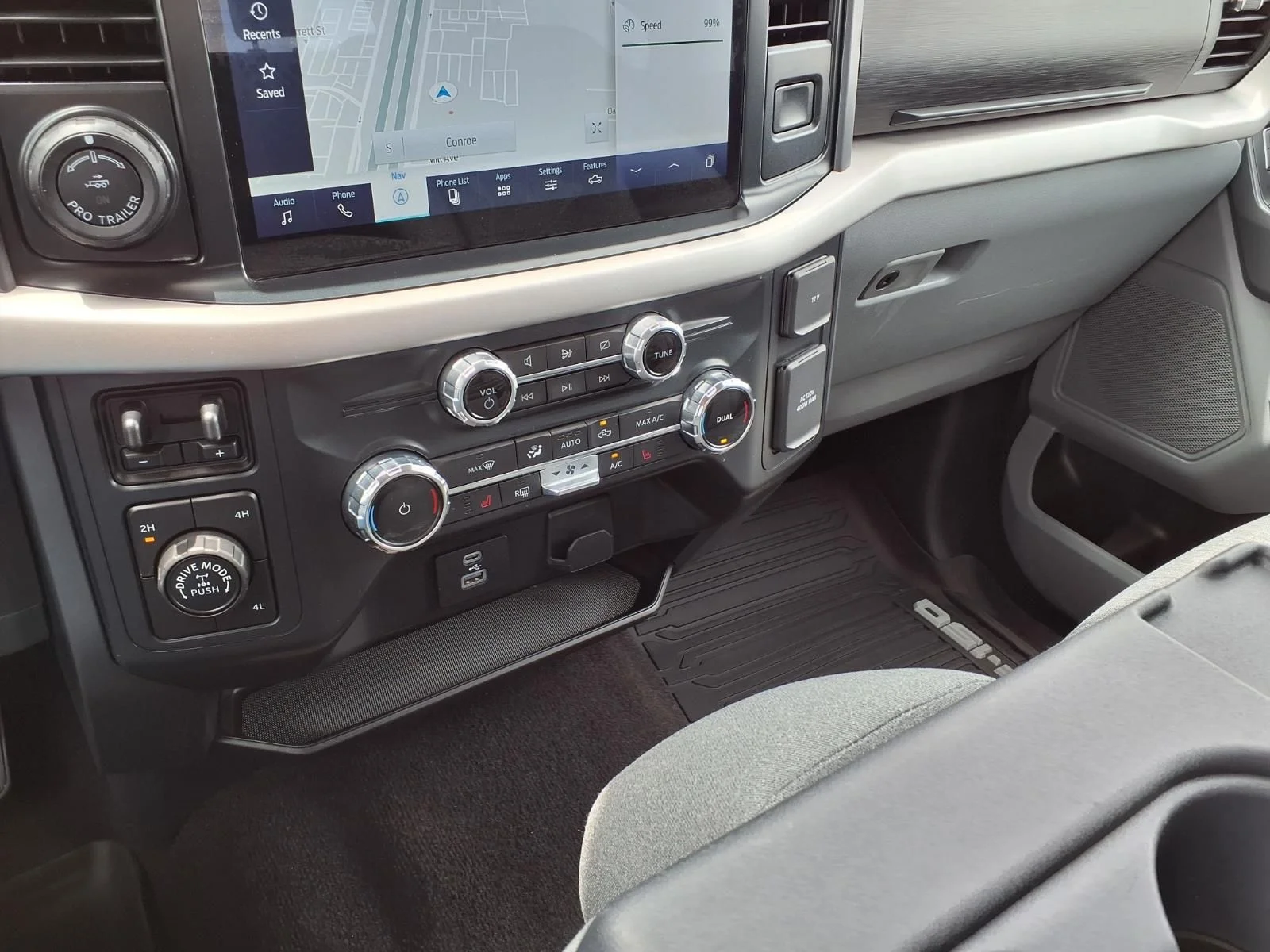 Used 2022 White Ford XLT image 26