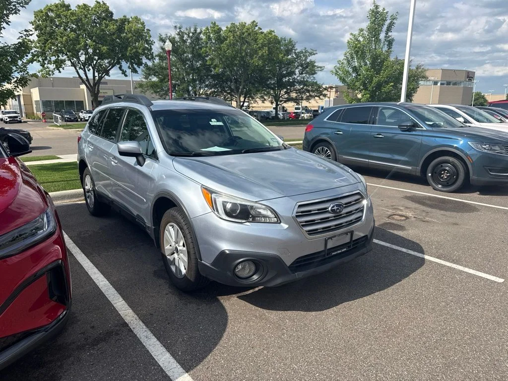 Used 2015 Silver Subaru 2.5i Premium image 2