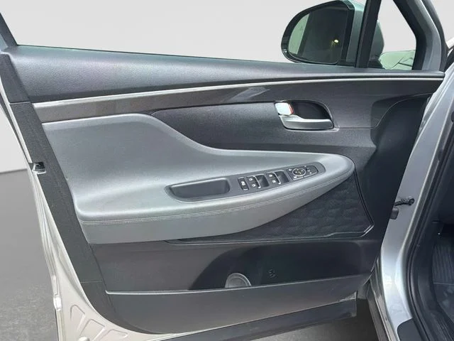 Used 2022 Silver Hyundai SEL image 17