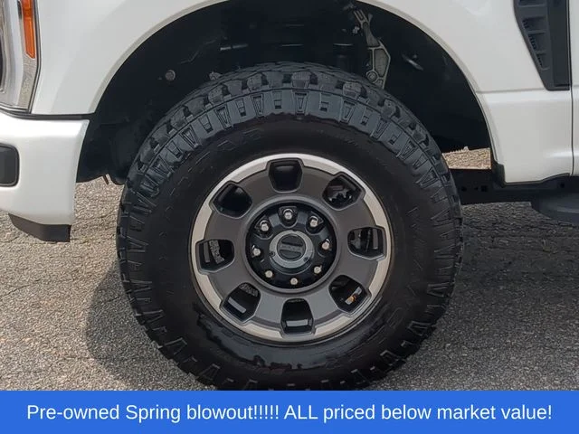 Used 2023 White Ford Lariat image 18