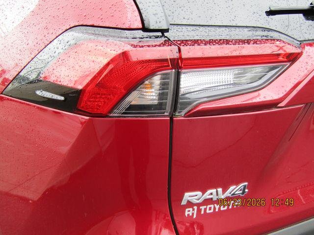 Certified Used 2023 RUBY FLARE PEARL Toyota  image 7