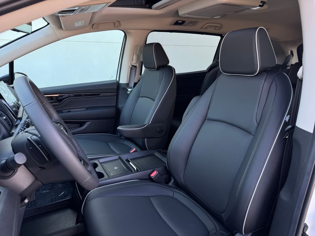2026 Honda Odyssey Touring - Photo 12