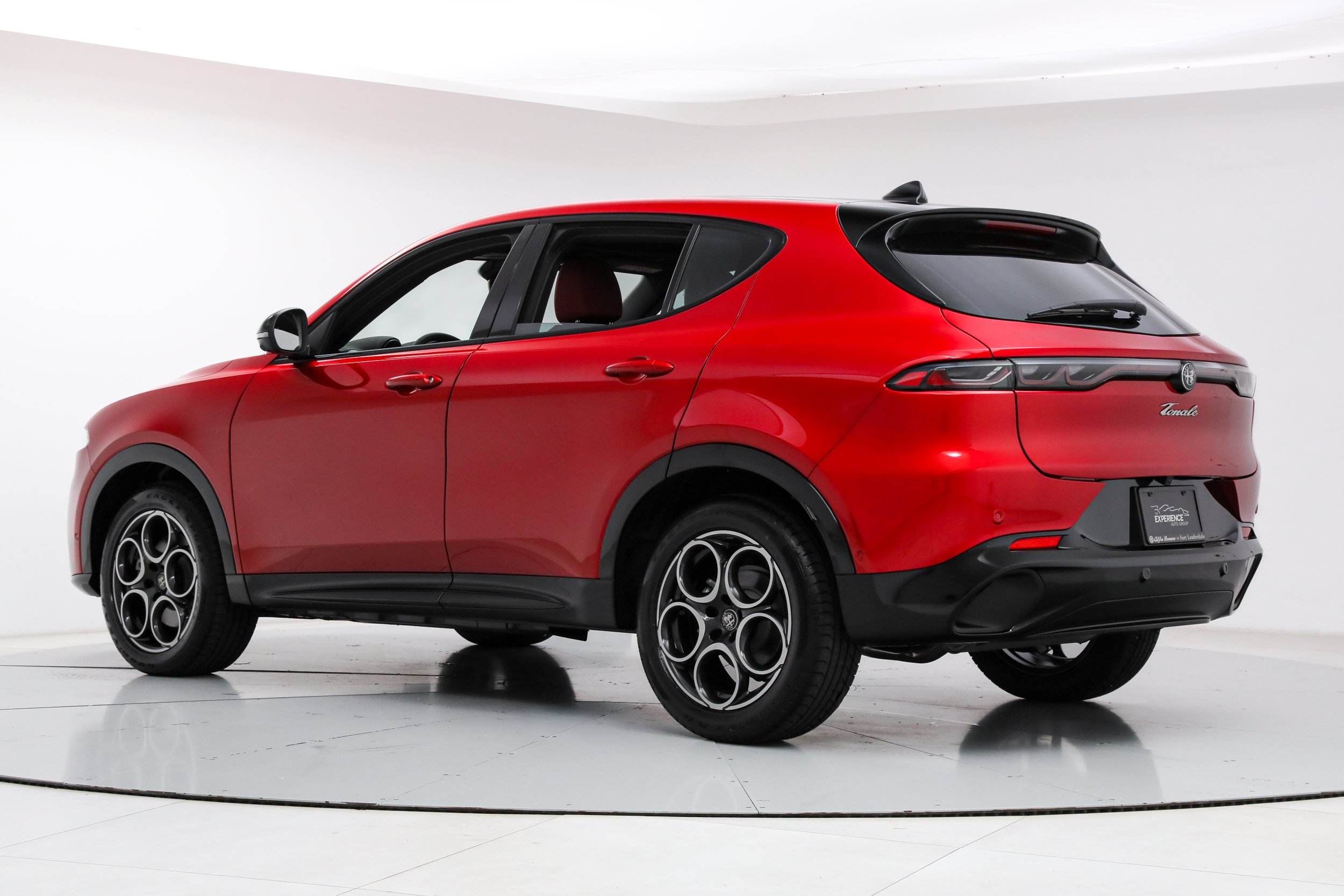 New 2026 Rosso Brera (Red) Exterior Paint Alfa Romeo Sprint image 3