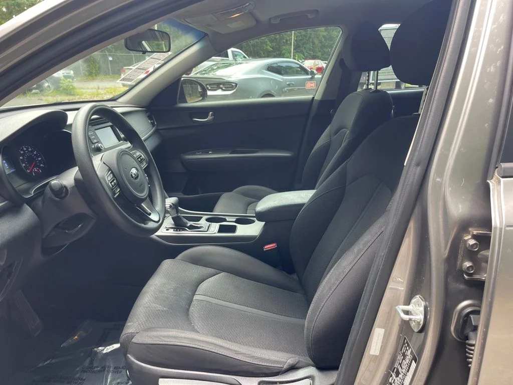 Used 2017 Silver Kia LX image 11